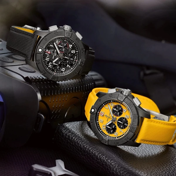 Хронографы Avenger Night Mission и Avenger B01 Chronograph 44